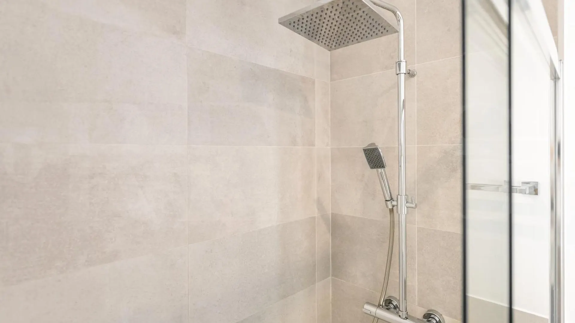 Modern Studio In The Heart Of Malaga By Rems דירה
